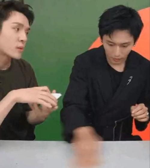 娱乐圈顶流采访时爆料,揭秘明星背后的真实故事