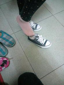 我的丝袜帆布鞋,时尚跨界新潮流