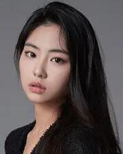 韩国女明星河何,璀璨星河中的闪耀女神